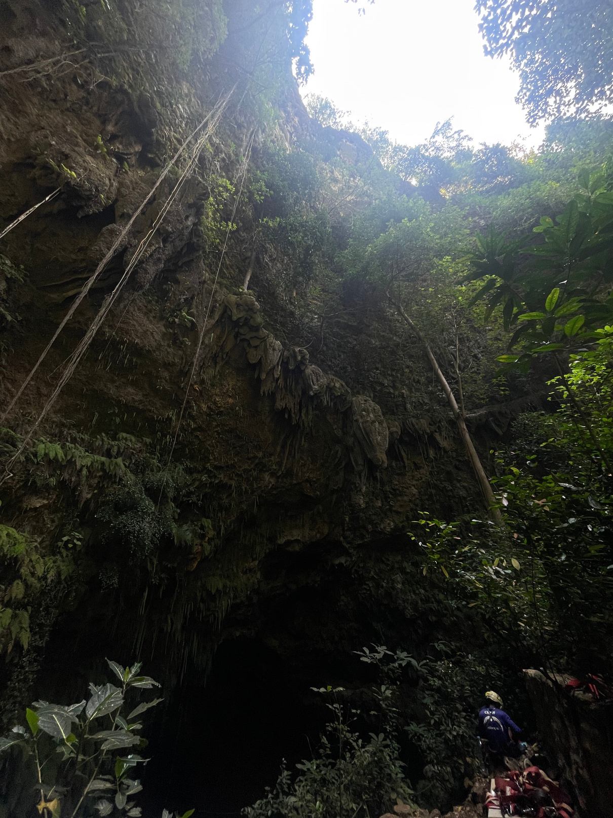 Cave rappelling